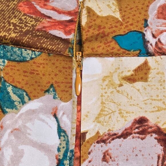 Tahari ASL Inverted Pleated Floral Midi Skirt. Size 10. - Picture 9 of 9